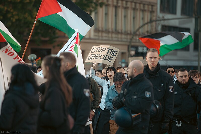File:2023-10-21 Free Palestine Demo in Oranienplatz (8833).jpg